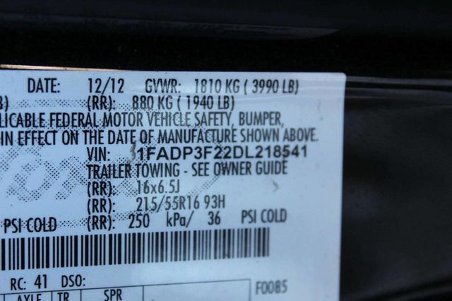 2013 Ford Focus 4dr Sedan SE - 22956981 - 10