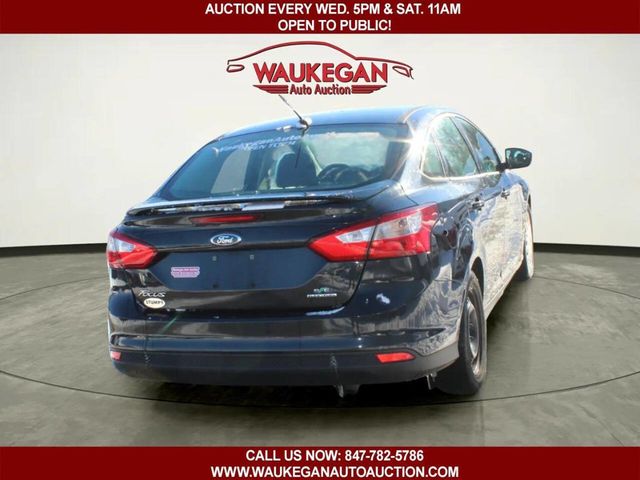 2013 Ford Focus 4dr Sedan SE - 22956981 - 3