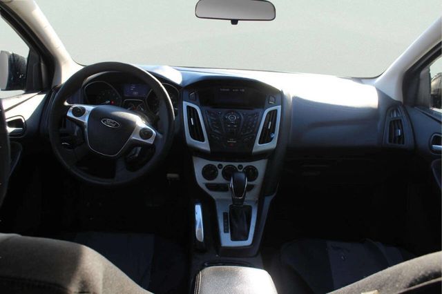 2013 Ford Focus 4dr Sedan SE - 22956981 - 8