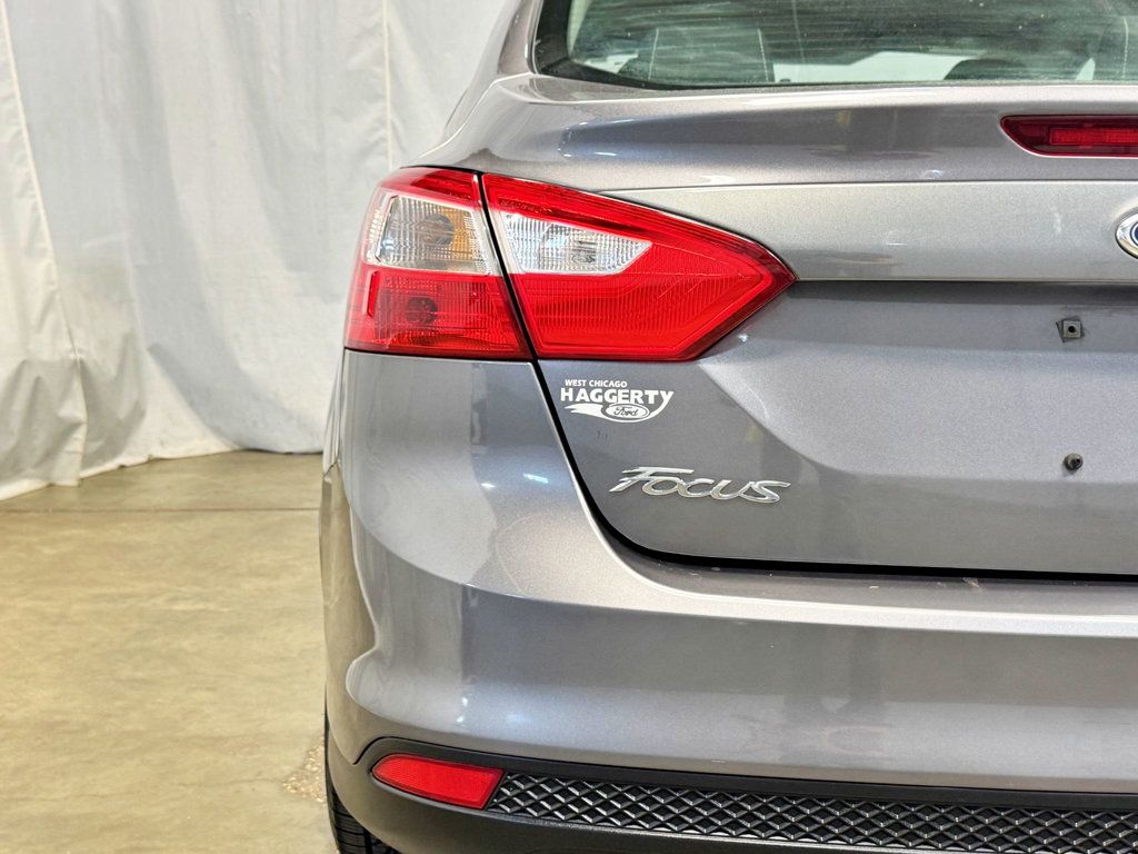 2013 Ford Focus 4dr Sedan SE - 23031855 - 10