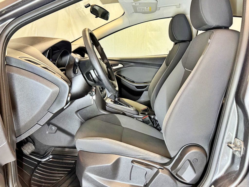 2013 Ford Focus 4dr Sedan SE - 23031855 - 14
