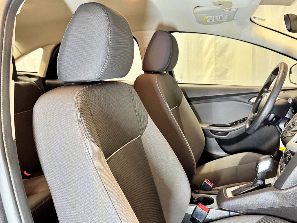 2013 Ford Focus 4dr Sedan SE - 23031855 - 17