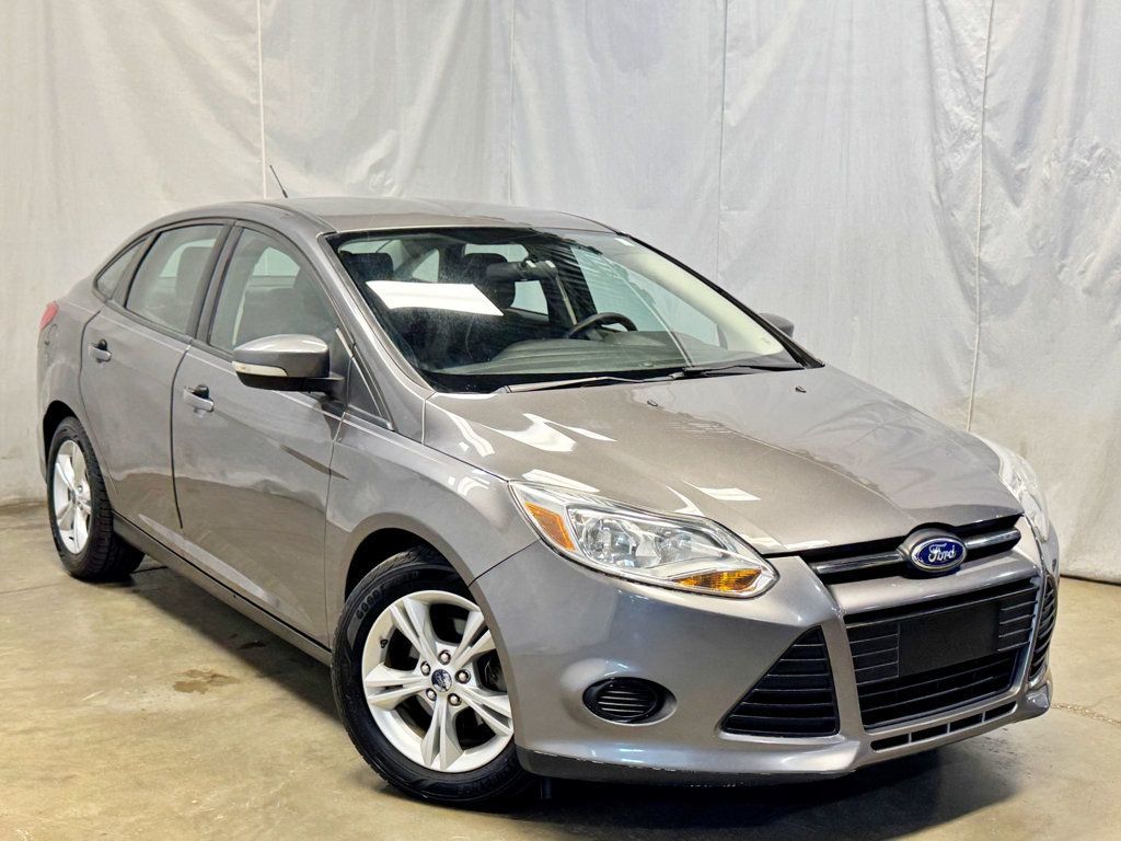 2013 Ford Focus 4dr Sedan SE - 23031855 - 1
