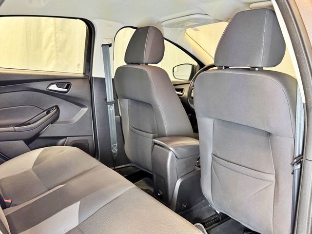 2013 Ford Focus 4dr Sedan SE - 23031855 - 28