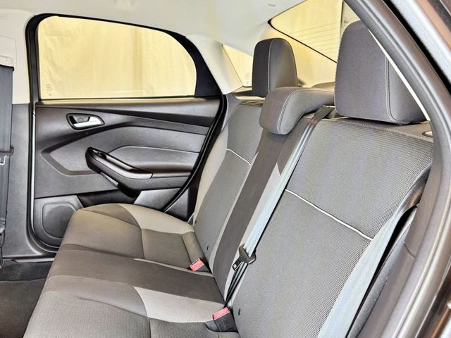 2013 Ford Focus 4dr Sedan SE - 23031855 - 31