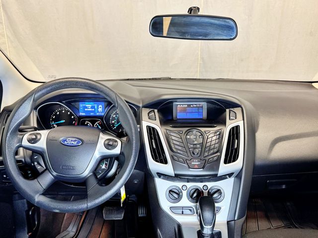 2013 Ford Focus 4dr Sedan SE - 23031855 - 32