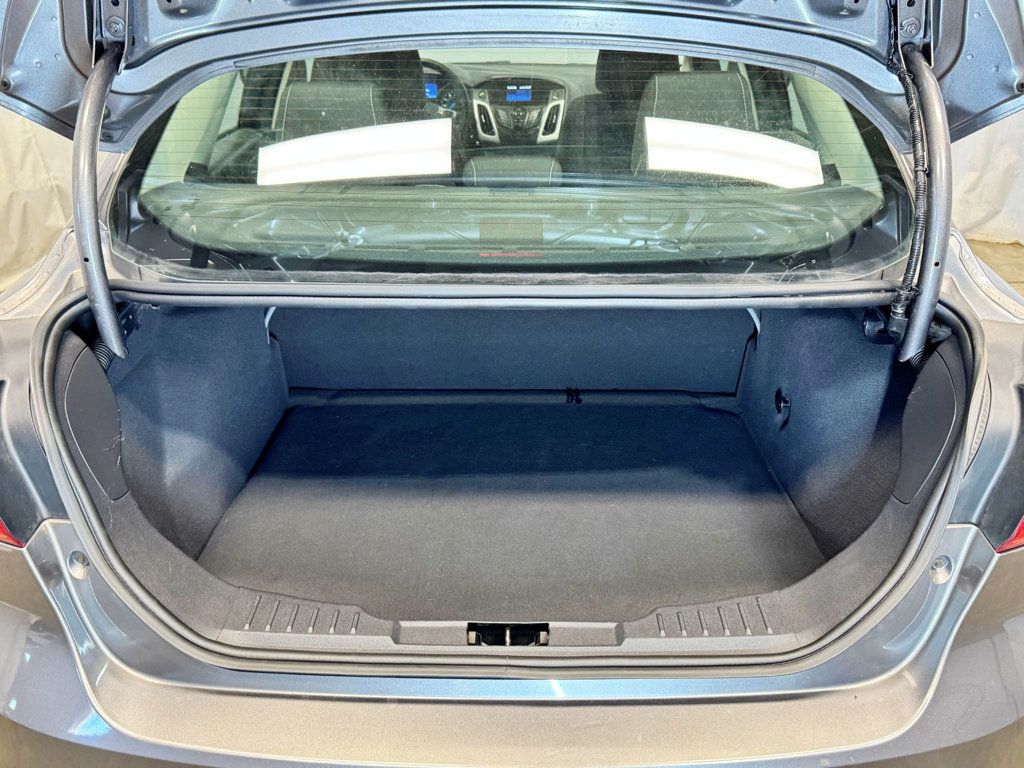 2013 Ford Focus 4dr Sedan SE - 23031855 - 33