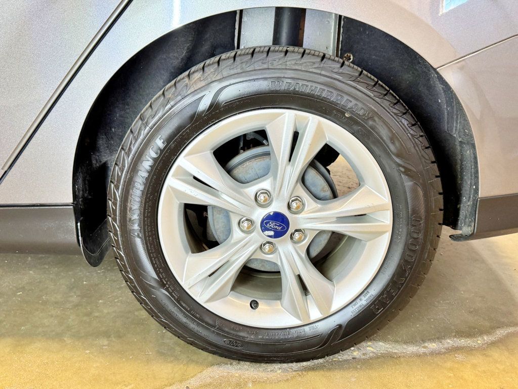 2013 Ford Focus 4dr Sedan SE - 23031855 - 36