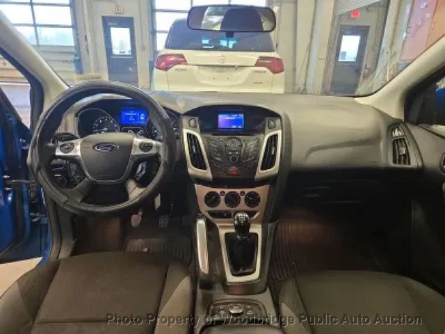 2013 Ford Focus 5dr Hatchback SE - 22988274 - 16