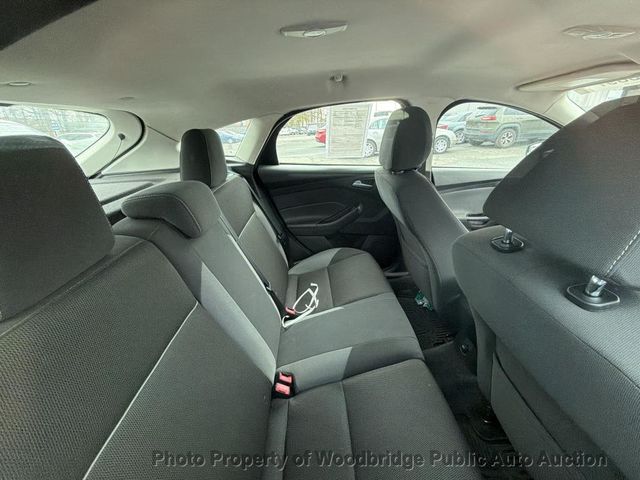 2013 Ford Focus 5dr Hatchback SE - 22988274 - 8
