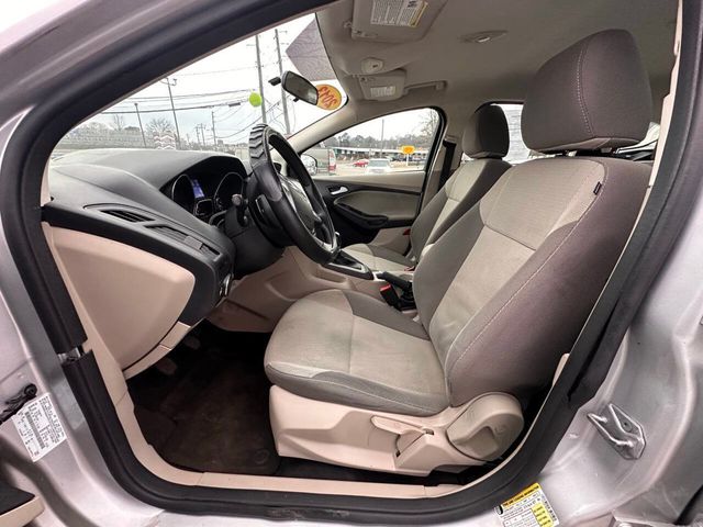 2013 Ford Focus 5dr Hatchback SE - 22987409 - 9