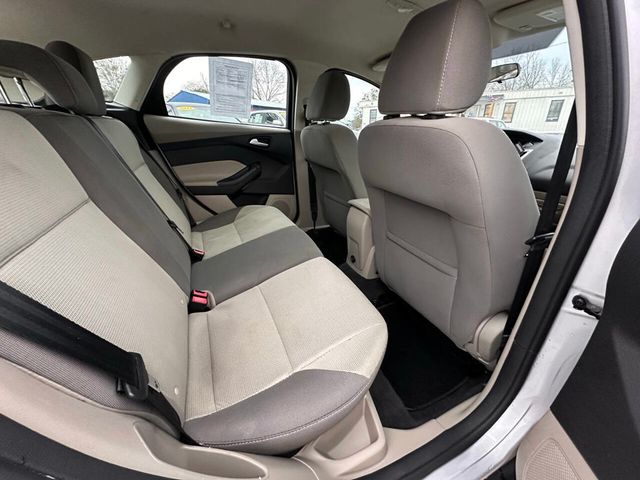 2013 Ford Focus 5dr Hatchback SE - 22987409 - 14