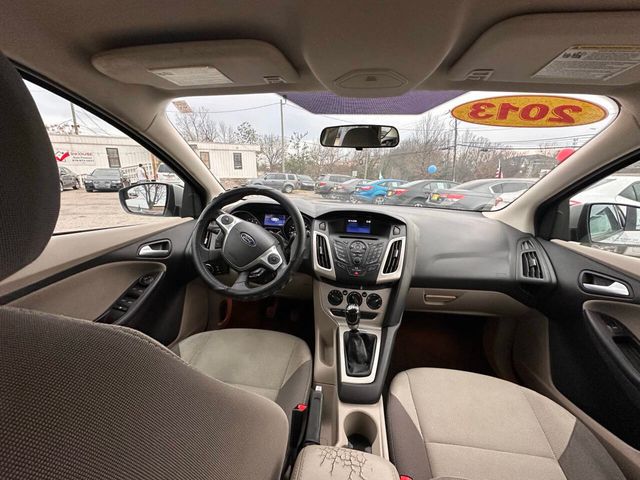 2013 Ford Focus 5dr Hatchback SE - 22987409 - 16