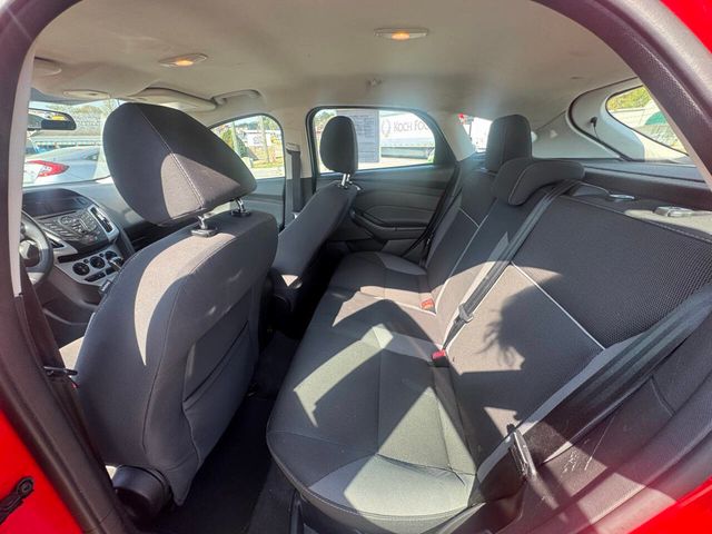 2013 Ford Focus 5dr Hatchback SE - 23005198 - 10