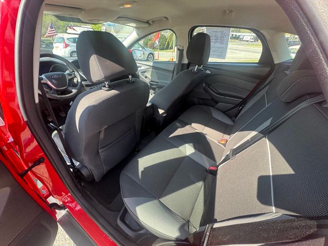 2013 Ford Focus 5dr Hatchback SE - 23005198 - 11
