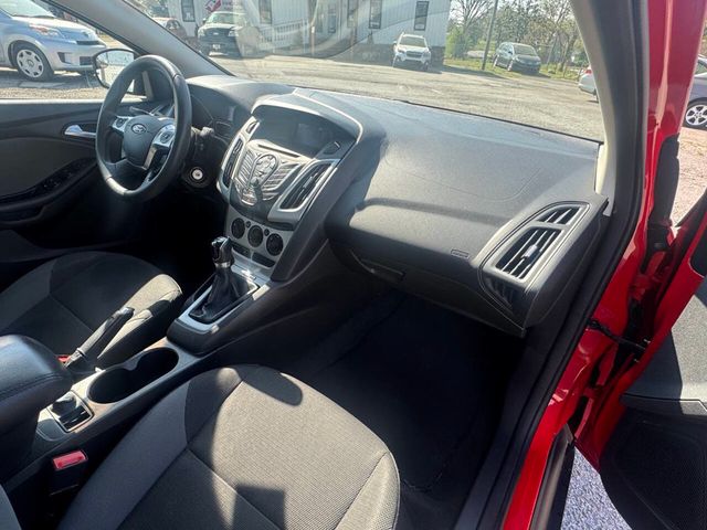 2013 Ford Focus 5dr Hatchback SE - 23005198 - 13