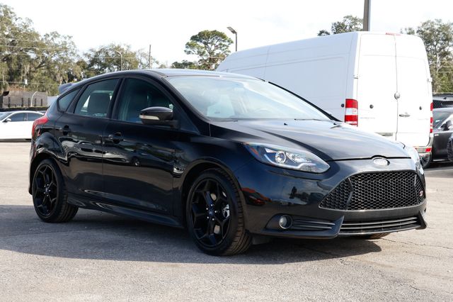 2013 Ford Focus 5dr Hatchback ST - 22966838 - 19