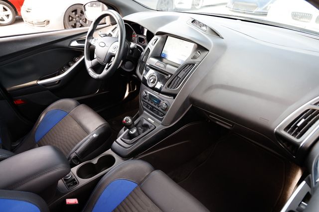 2013 Ford Focus 5dr Hatchback ST - 22966838 - 20