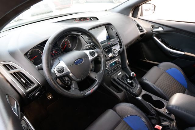 2013 Ford Focus 5dr Hatchback ST - 22966838 - 5