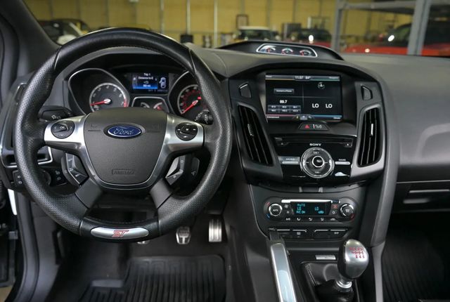 2013 Ford Focus 5dr Hatchback ST - 22938505 - 8