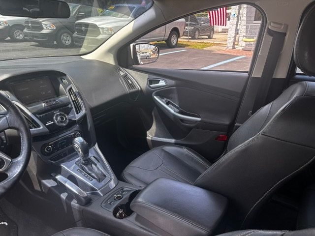 2013 Ford Focus 5dr Hatchback Titanium - 23051593 - 8
