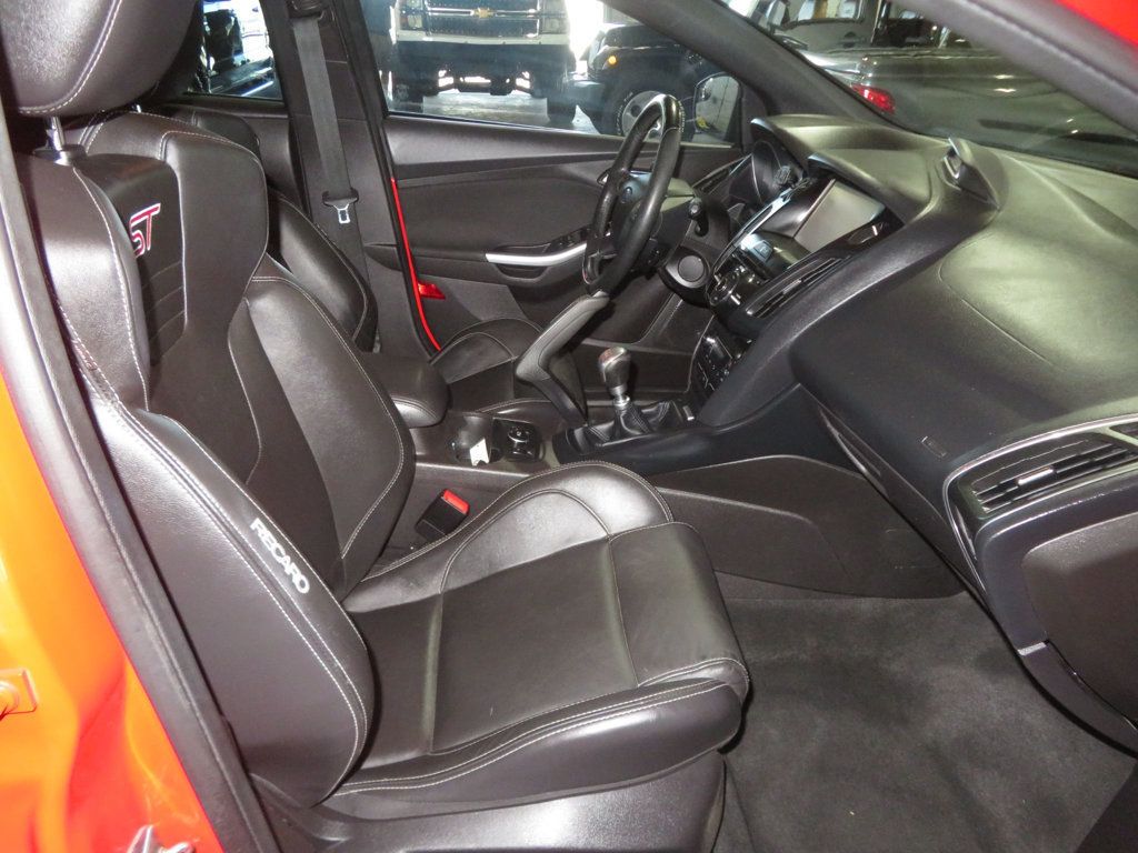 2013 Ford Focus FOCUS ST EXTRA  CLEAN NEW TIRES HATCHBACK MANUAL TRANNY LEATHER  - 23020993 - 30