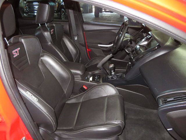 2013 Ford Focus FOCUS ST EXTRA  CLEAN NEW TIRES HATCHBACK MANUAL TRANNY LEATHER  - 23020993 - 32