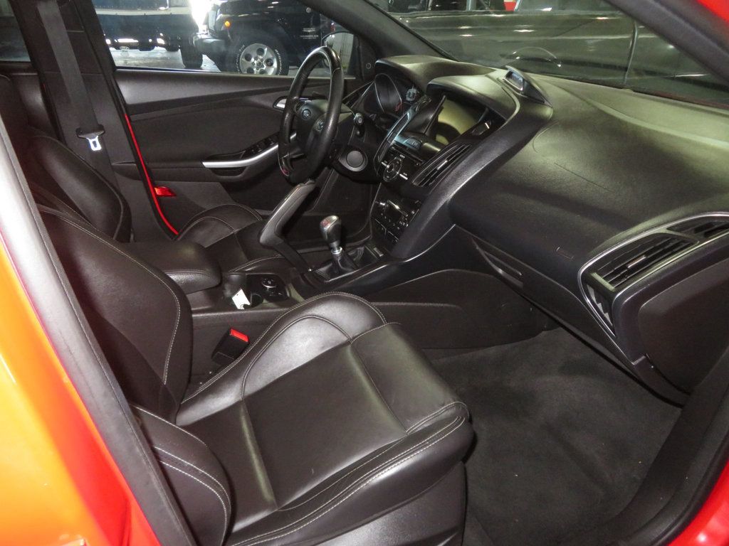 2013 Ford Focus FOCUS ST EXTRA  CLEAN NEW TIRES HATCHBACK MANUAL TRANNY LEATHER  - 23020993 - 33