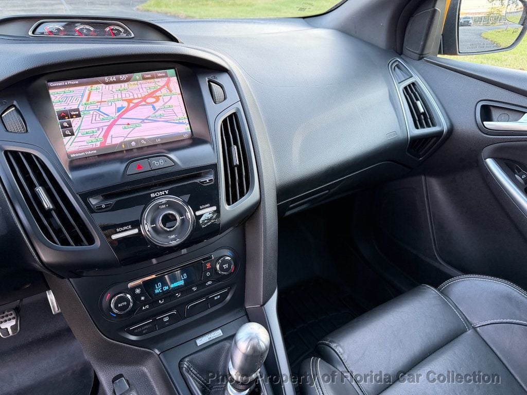 2013 Ford Focus ST Hatchback Recaro Sunroof Manual - 22976716 - 16