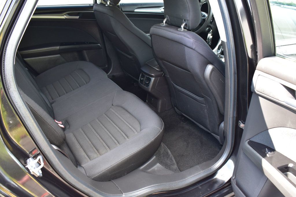 2013 Ford Fusion 4dr Sedan SE FWD - 23061666 - 19