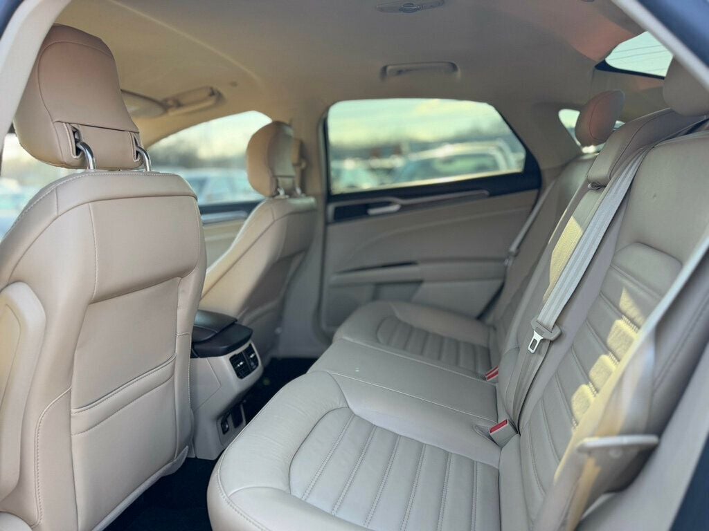 2013 Ford Fusion Hybrid - 22954109 - 19