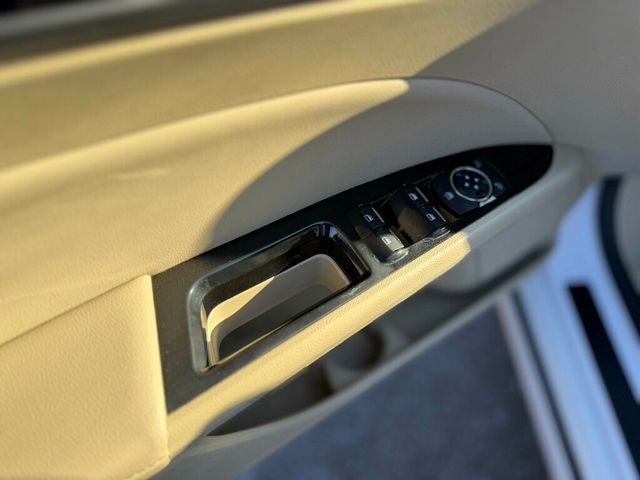 2013 Ford Fusion SE Hybrid - 22954109 - 13