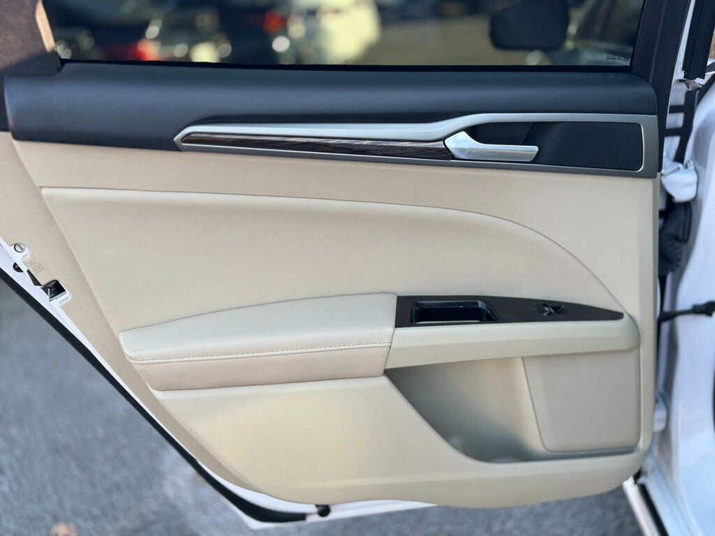 2013 Ford Fusion SE Hybrid - 22954109 - 17