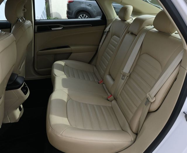 2013 Ford Fusion SE New Tires  - 22983870 - 11