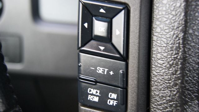 2013 Ford F-150 1 OWNER , JUST SERVICED , VERY CLEAN INSIDE AND OUT  - 22968508 - 15