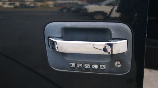 2013 Ford F-150 1 OWNER , JUST SERVICED , VERY CLEAN INSIDE AND OUT  - 22968508 - 21