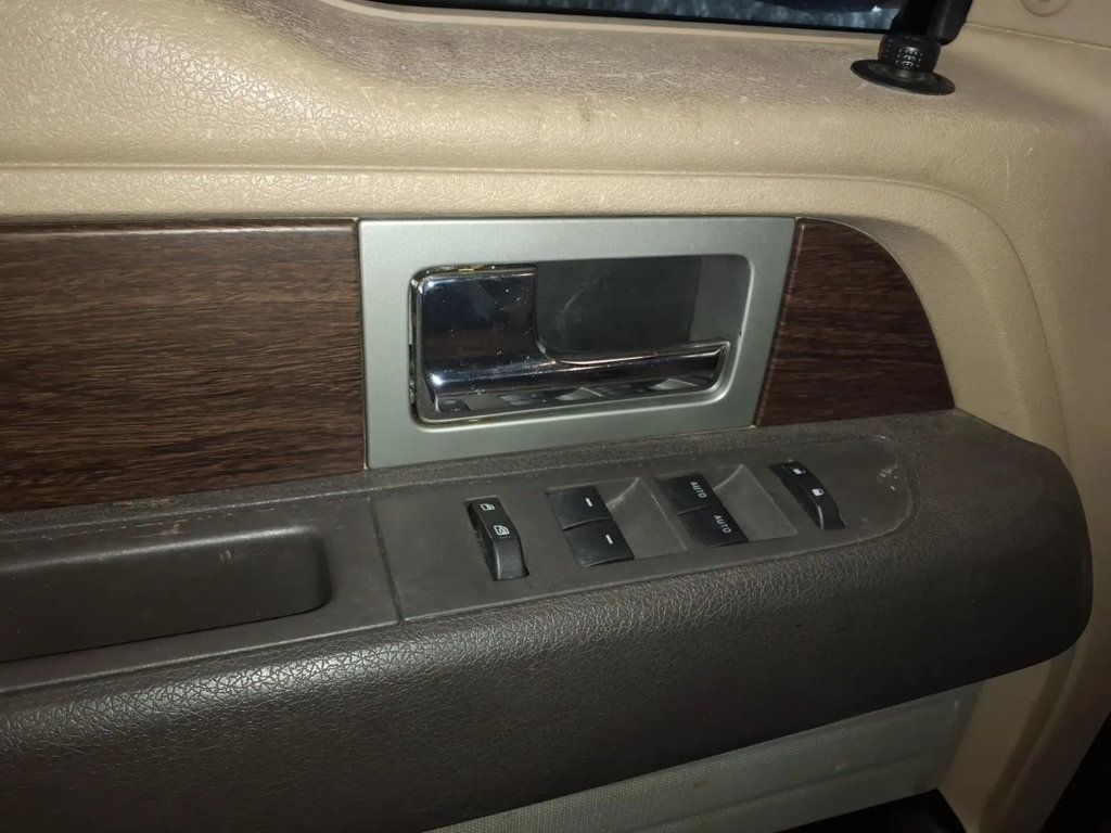 2013 Ford F-150 Supercrew Lariat Pickup 4D 5 1/2 ft - 23041512 - 9