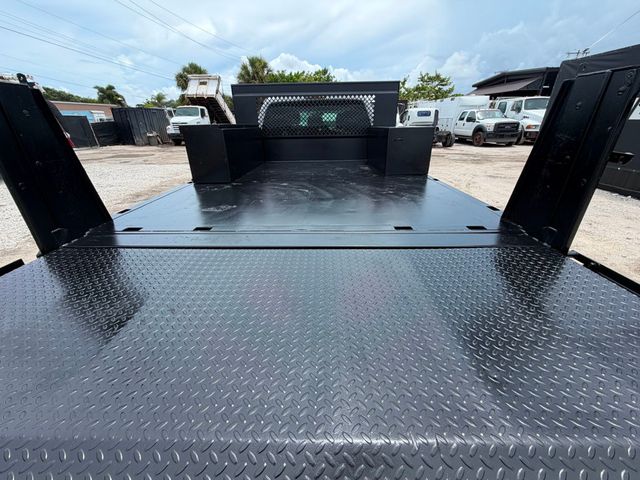 2013 Ford F-350 Crew Cab Flatbed With Liftgate  - 23048595 - 7