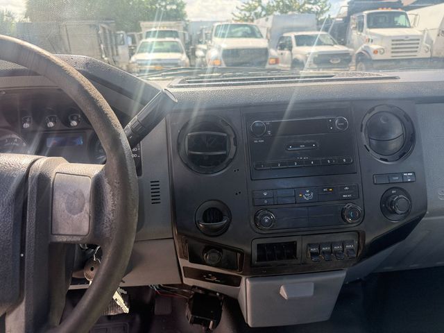 2013 Ford F-350 Utility Service Truck  - 23097611 - 9
