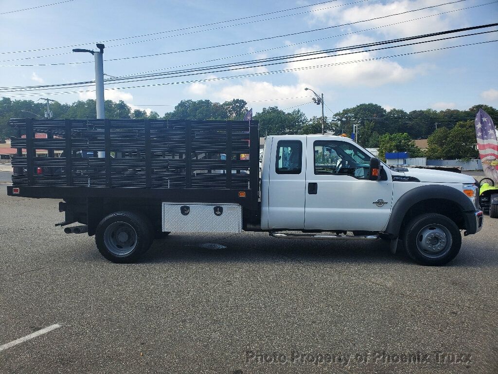 2013 Ford F-550 photo 3