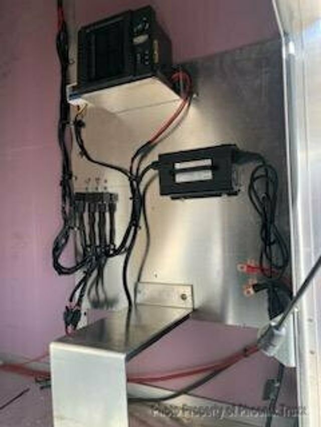 2013 Ford F-550 Super Duty XL 2dr 4wd Regular Cab LB Chassis DRW - 21902355 - 10