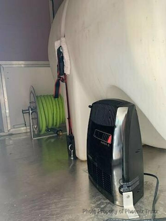 2013 Ford F-550 Super Duty XL 2dr 4wd Regular Cab LB Chassis DRW - 21902355 - 11