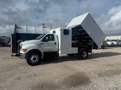 2013 Ford F-750 Chipper Dump *UNDER CDL*