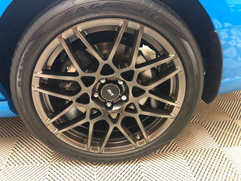 2013 Ford GT photo 22