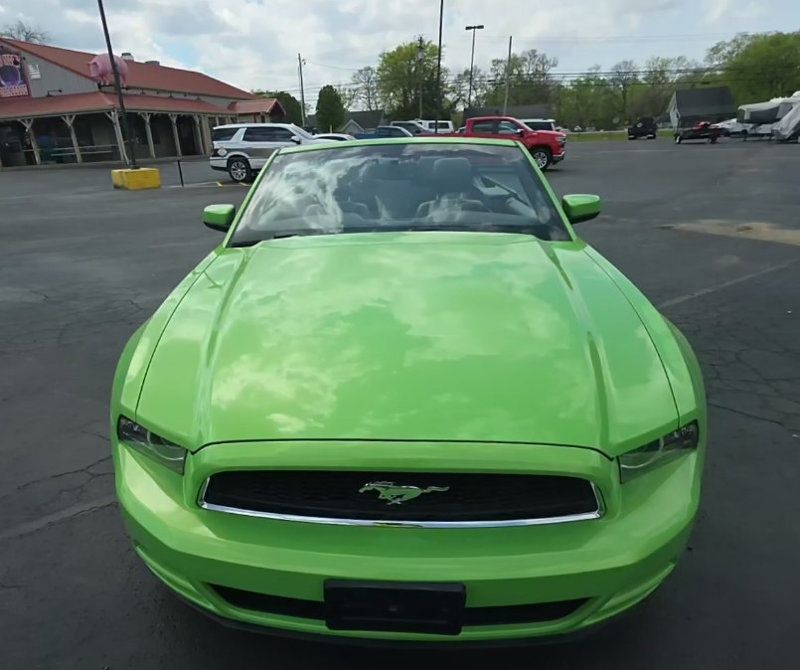 2013 Ford Mustang 2dr Convertible V6 Premium - 23007328 - 1
