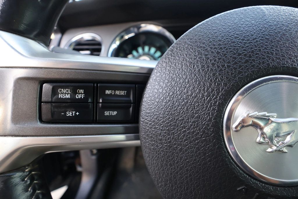 2013 Ford Mustang 2dr Coupe GT - 22928269 - 14