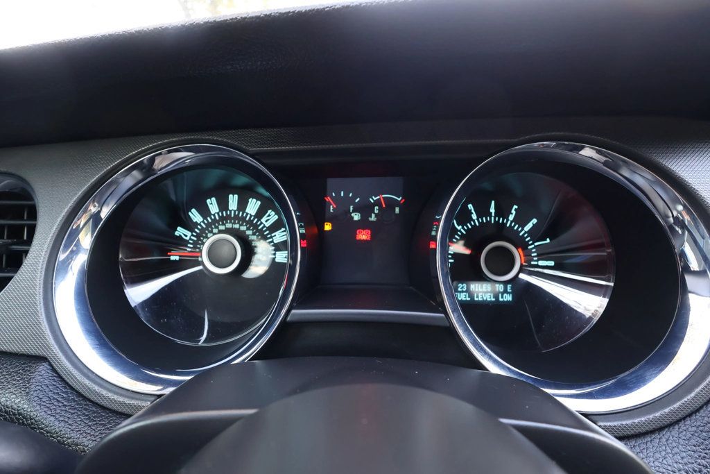 2013 Ford Mustang 2dr Coupe GT - 22928269 - 17