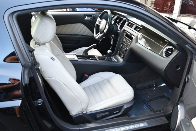 2013 Ford Mustang 2dr Coupe GT Premium W/Comfort Package - 23081806 - 18