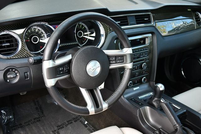 2013 Ford Mustang 2dr Coupe GT Premium W/Comfort Package - 23081806 - 38
