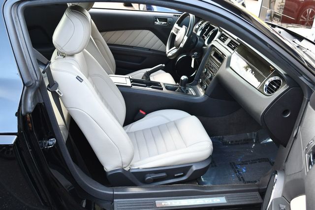 2013 Ford Mustang 2dr Coupe GT Premium W/Comfort Package - 23081806 - 43